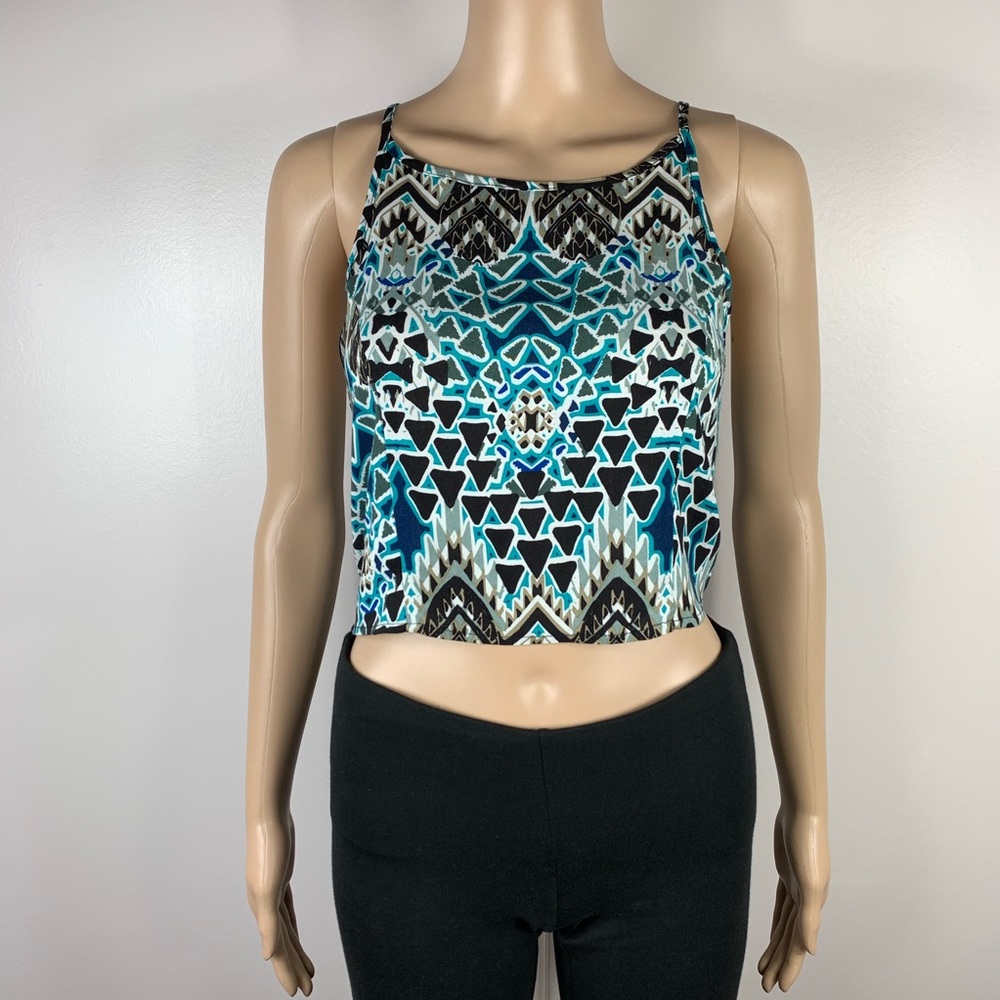 UK2LA Large NWT Black Multicolor Zip Back Crop Top
